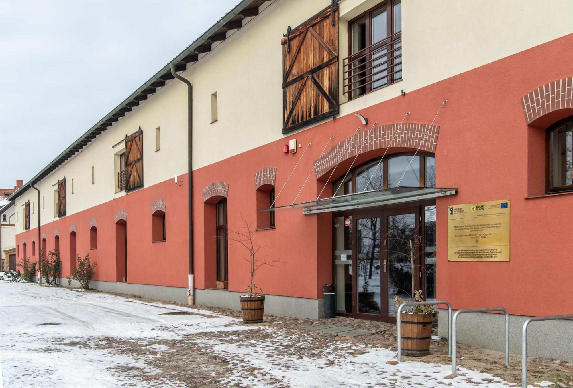 Centrum Edukacyjno-Rozwojowe Wroclaw Pawlowice - Bezplatny Parking, Wroclaw
